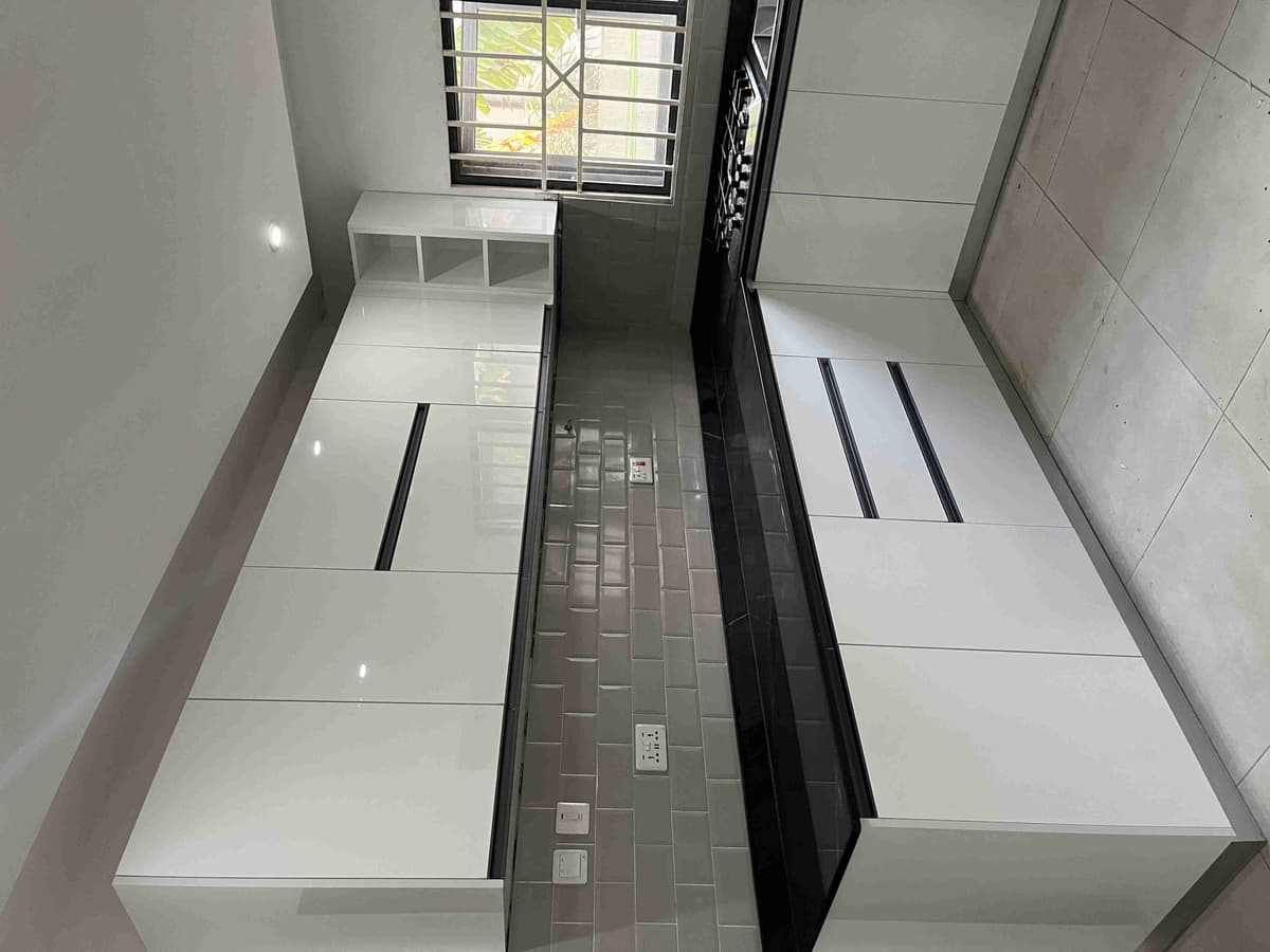 Modern kitchen cabinets