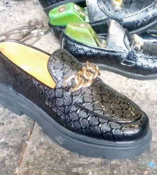 Men's flat shoes