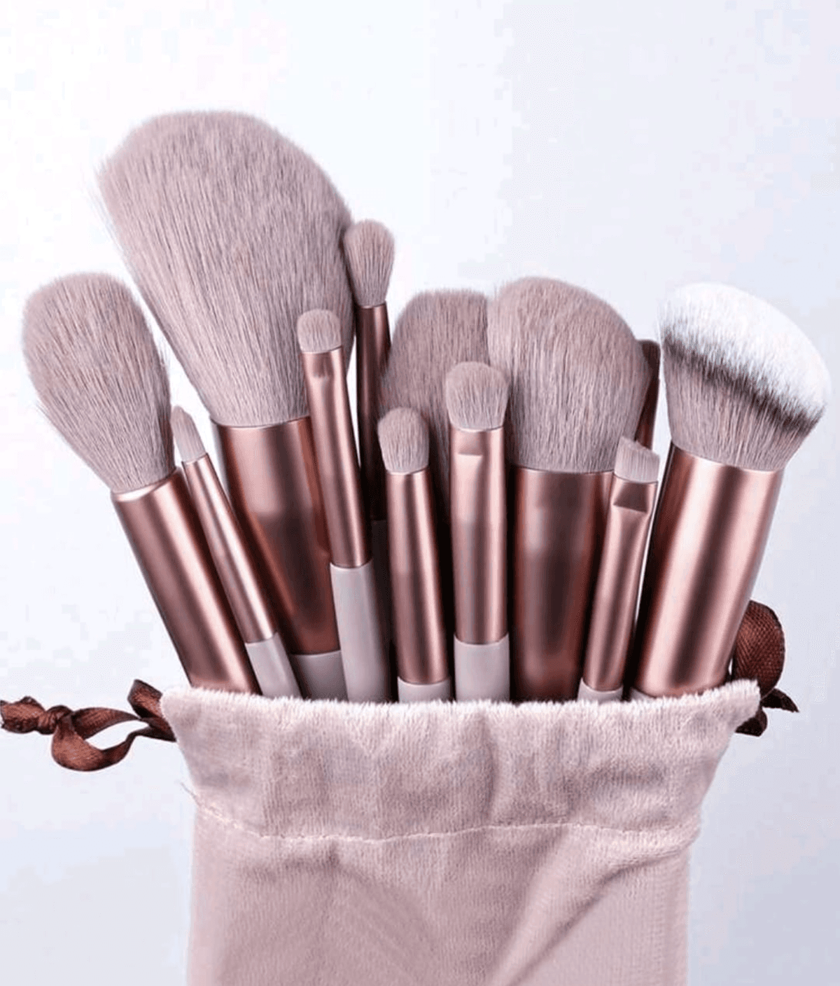 13-Piece Makeup Brush Set with Storage Bag – Ultra Soft & Non-Shedding Brushes for Beginners and Pros