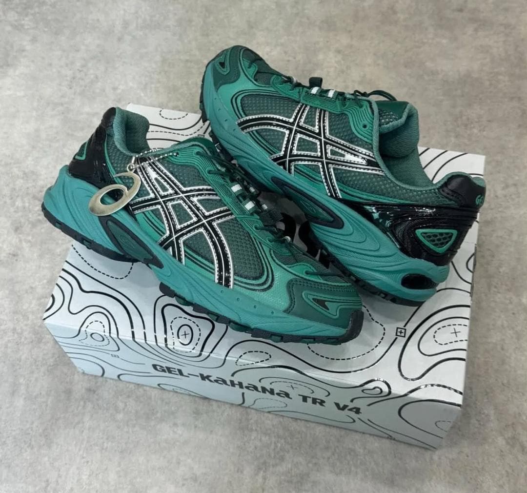ASICS Gel-Kahana TR V4. Available Sizes: 40-45 (EU sizing)