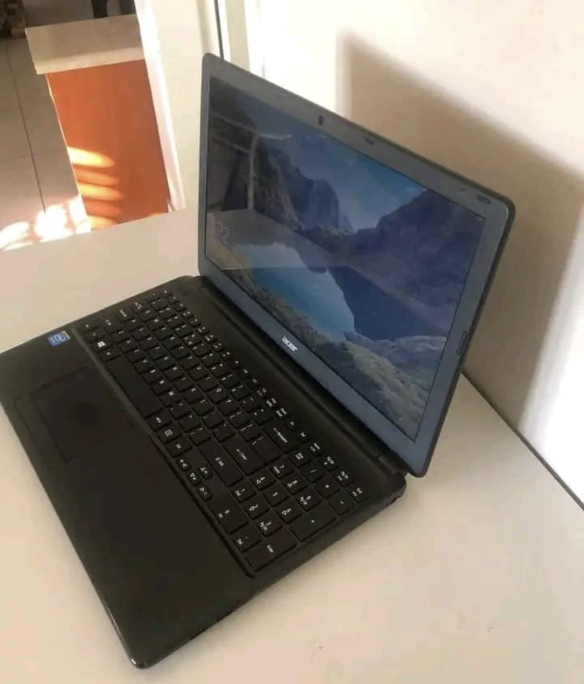 Acer 15.6" TMP255-M Intel (R) Core(TM) i3 4th Gen